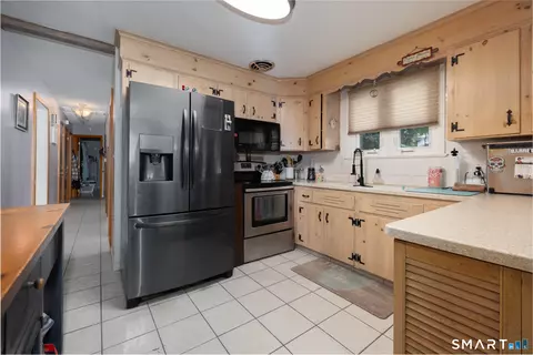 Kitchen - 7 Split Rock Dr, Wolcott, CT 06716 photo 2 of 3