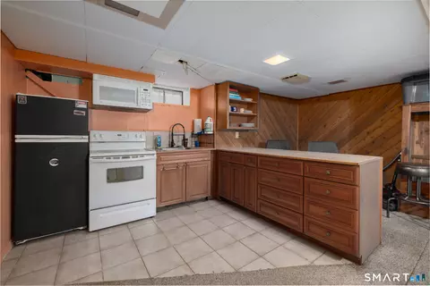 Kitchen - 7 Split Rock Dr, Wolcott, CT 06716 photo 3 of 3