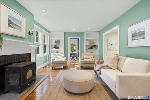 Living - 21 Morris St, Hamden, CT 06517 photo 2 of 6