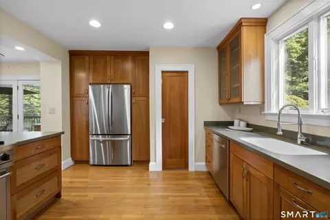 Kitchen - 21 Morris St, Hamden, CT 06517 photo 2 of 6