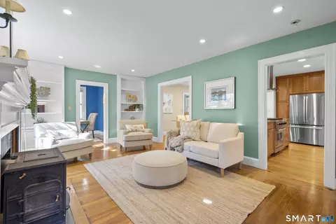 Living - 21 Morris St, Hamden, CT 06517 photo 1 of 6
