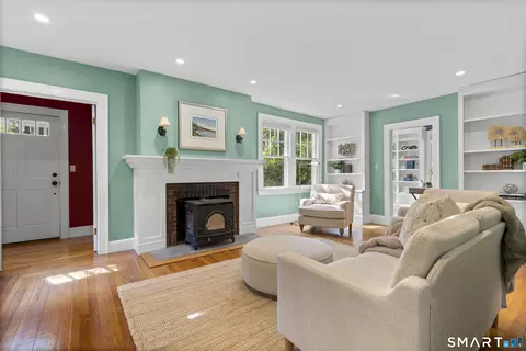 Living - 21 Morris St, Hamden, CT 06517 photo 3 of 6