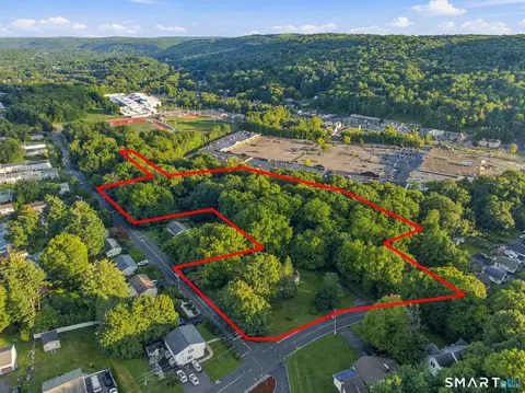 684 Field St, Naugatuck, CT 06770