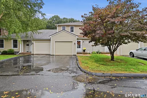48 Brookside Vlg #48, Enfield, CT 06082