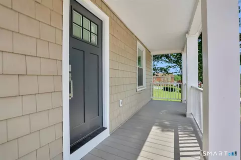Exterior - 672 E Main St, Middletown, CT 06457 photo 3 of 3