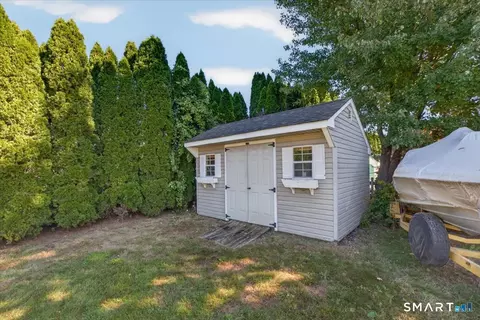 Exterior - 98 Broadleaf Cir, Suffield, CT 06093 photo 5 of 6
