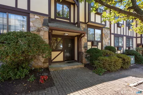 50 Aiken St #184, Norwalk, CT 06851