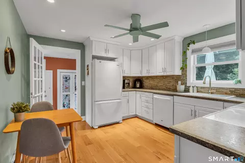 Kitchen - 37 Wayne Rd, Groton, CT 06340 photo 3 of 3
