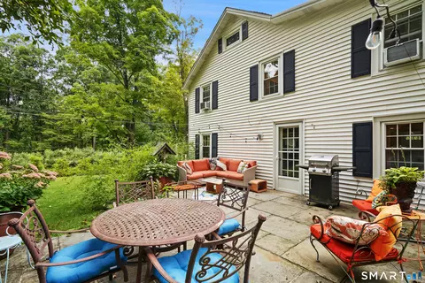 Exterior - 248 Simpaug Tpke, Redding, CT 06896 photo 4 of 7