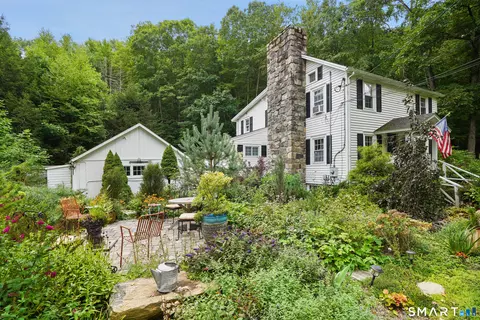 Exterior - 248 Simpaug Tpke, Redding, CT 06896 photo 5 of 7
