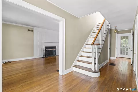 Entry Way - 97 Hurlbutt St, Wilton, CT 06897 photo 2 of 4
