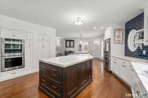 Kitchen - 20 Cherry Ln, Wilton, CT 06897 photo 3 of 4