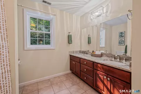 Bath - 85 Mcveagh Rd, Westbrook, CT 06498 photo 2 of 4