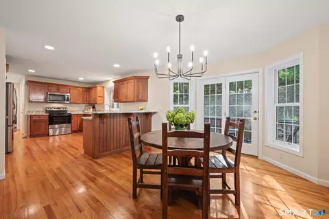 Dining - 85 Mcveagh Rd, Westbrook, CT 06498 photo 2 of 4
