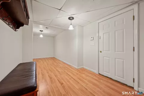 Entry Way - 85 Mcveagh Rd, Westbrook, CT 06498 photo 4 of 4