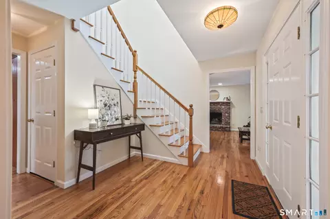 Entry Way - 85 Mcveagh Rd, Westbrook, CT 06498 photo 2 of 4
