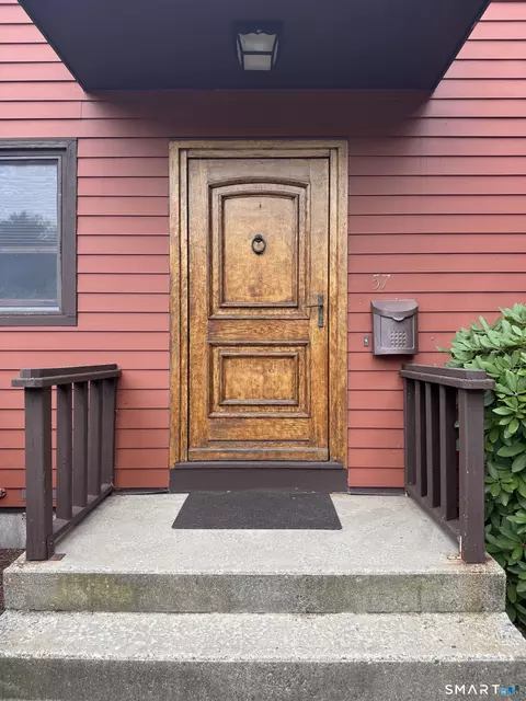 57 Courtland Dr #57, Groton, CT 06340