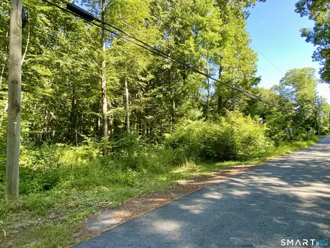 86 Seagraves Rd, Coventry, CT 06238 photo 2