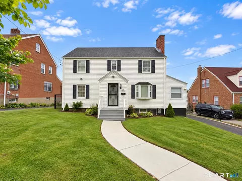 462 Broadview Ter, Hartford, CT 06106