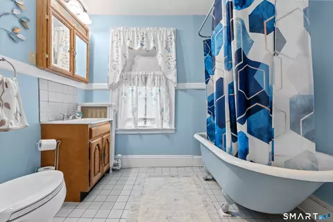 Bath - 55 Hart St, Wethersfield, CT 06109 photo 3 of 3