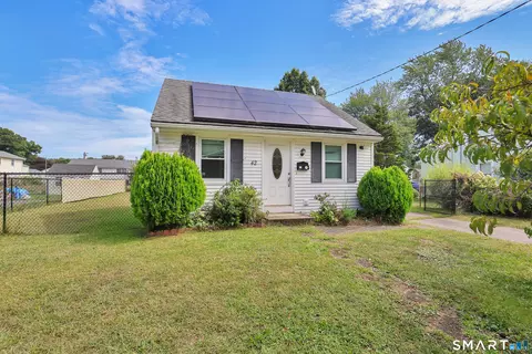 42 Nassau Ln, East Hartford, CT 06118