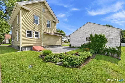 Exterior - 25 Maple Ave, Wallingford, CT 06492 photo 5 of 6