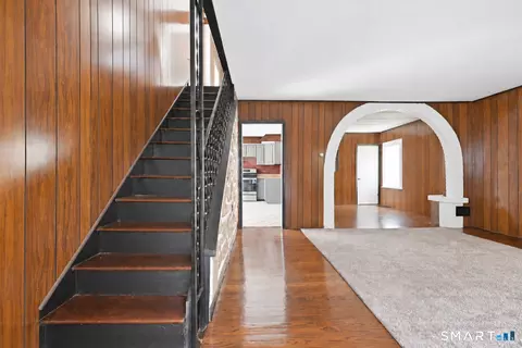 Entry Way - 25 Maple Ave, Wallingford, CT 06492 photo 2 of 2