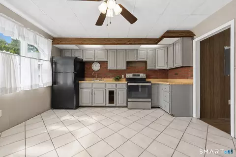 Kitchen - 25 Maple Ave, Wallingford, CT 06492 photo 2 of 2