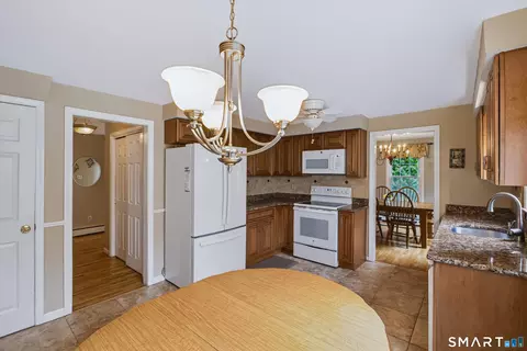 Kitchen - 2014 Shepard Ave, Hamden, CT 06518 photo 2 of 2