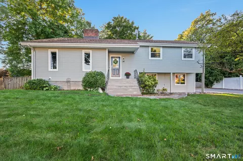 31 Oxford Dr, Glastonbury, CT 06033