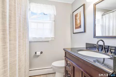 Bath - 85 Tuttle Rd, Durham, CT 06422 photo 1 of 2