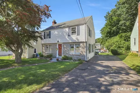 215 Oak St, Manchester, CT 06040