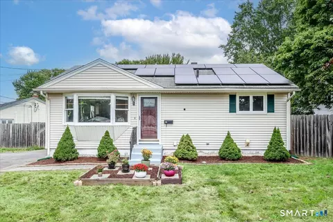 79 Aircraft Rd, West Haven, CT 06516