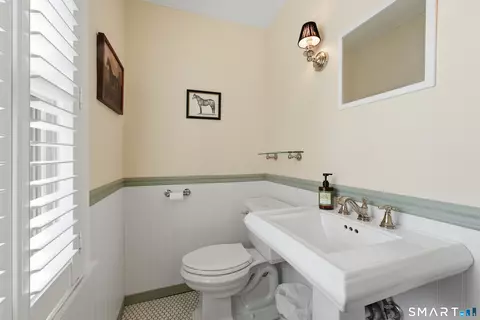 Bath - 296 Nott St, Wethersfield, CT 06109 photo 1 of 3