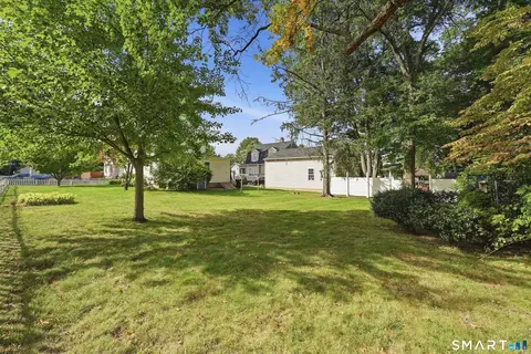 Exterior - 296 Nott St, Wethersfield, CT 06109 photo 5 of 7