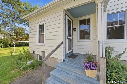 Exterior - 296 Nott St, Wethersfield, CT 06109 photo 6 of 7