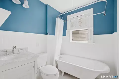 Bath - 91 State St, Wethersfield, CT 06109 photo 2 of 2