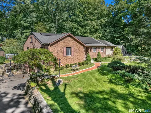 68 Parry Rd, Stamford, CT 06907
