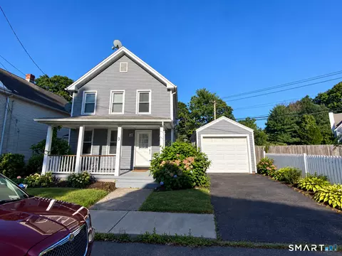 3 Alfred Ct, Stratford, CT 06615