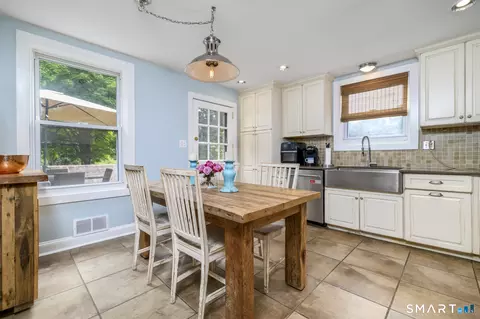 Kitchen - 370 Pepper St, Monroe, CT 06468 photo 1 of 3