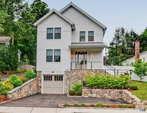 160 Forest St #160, New Canaan, CT 06840