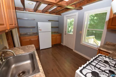 Kitchen - 39 Mill Rd, Madison, CT 06443 photo 2 of 3