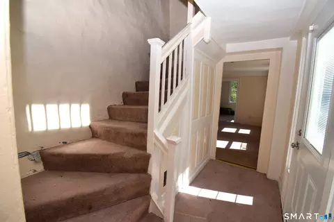 Entry Way - 39 Mill Rd, Madison, CT 06443 photo 2 of 2