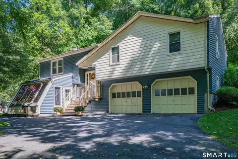 805 Neipsic Rd, Glastonbury, CT 06033