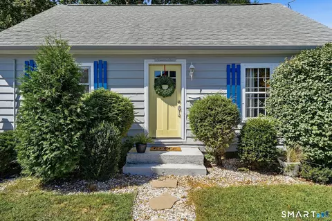 71 New London Rd, Groton, CT 06340