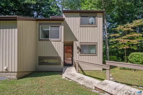 3 Shagbark Ln #3, Woodbury, CT 06798