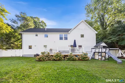Exterior - 58 Sheephill Rd, Riverside, CT 06878 photo 4 of 6