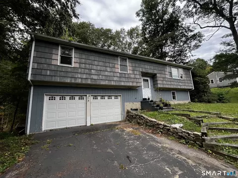 9 Misty Vale Rd, Newtown, CT 06470 photo 2