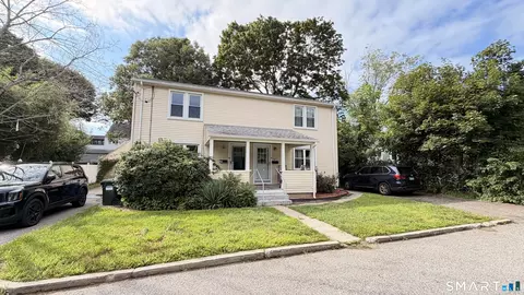 19-21 Quarry St, Norwich, CT 06360