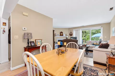 Dining - 2390 State St #2I, Hamden, CT 06517 photo 1 of 2